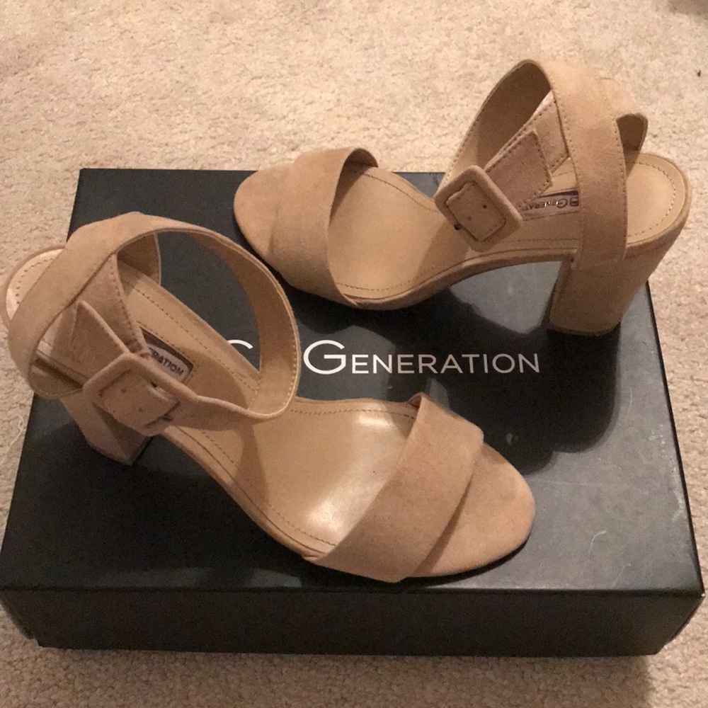 BCBGeneration nude suede 👡